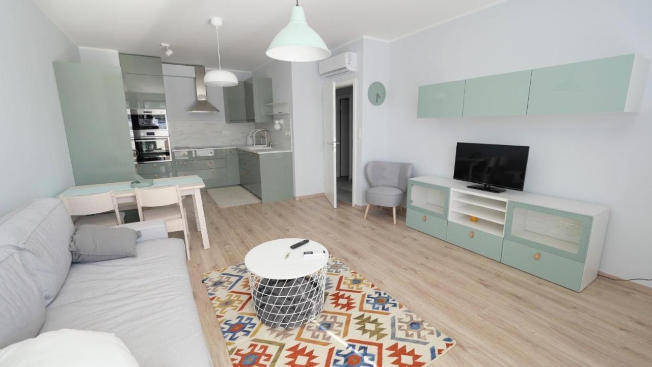 Air-Conditioned, 2 Room Apartment With Terrace Братислава Екстериор снимка