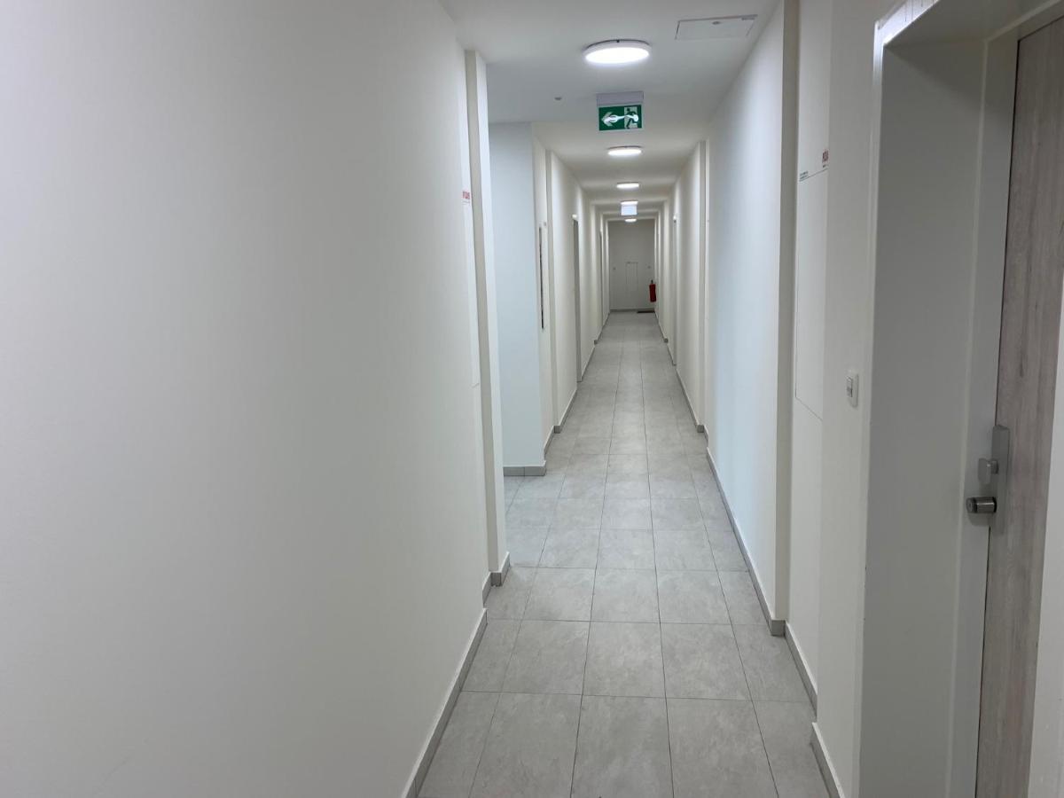 Air-Conditioned, 2 Room Apartment With Terrace Братислава Екстериор снимка