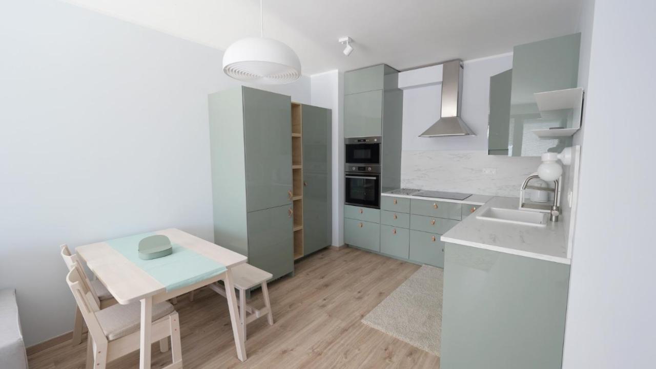 Air-Conditioned, 2 Room Apartment With Terrace Братислава Екстериор снимка